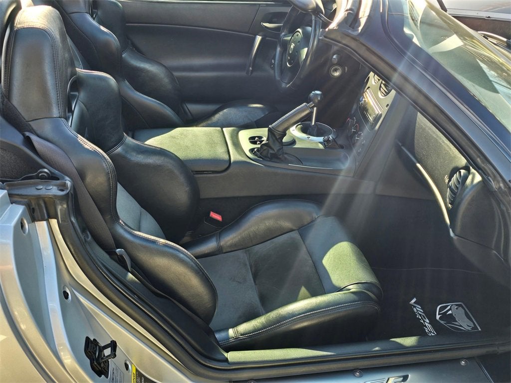 2004 Dodge Viper SRT10