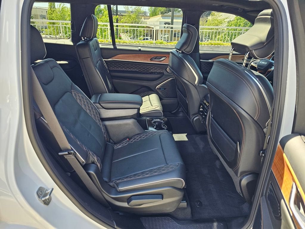 2025 Jeep Grand Cherokee L Summit Reserve