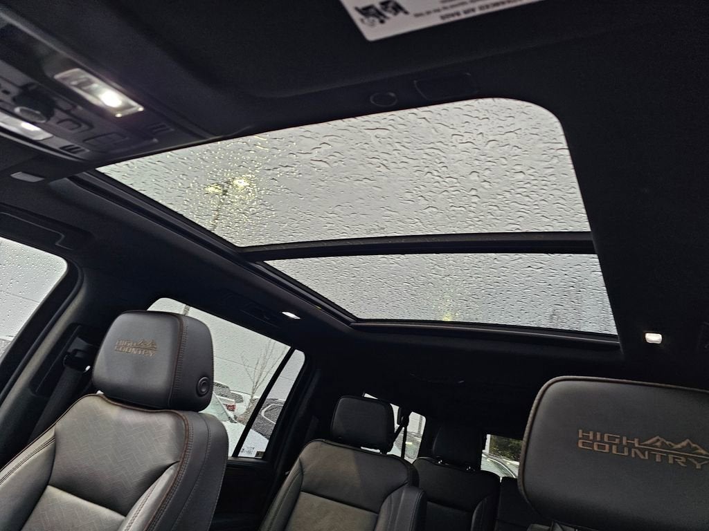 2022 Chevrolet Suburban High Country