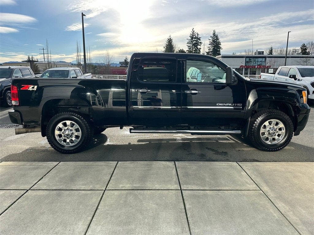 2011 GMC Sierra 3500 HD SRW Denali