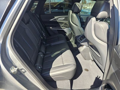 2025 Cadillac LYRIQ Luxury 2