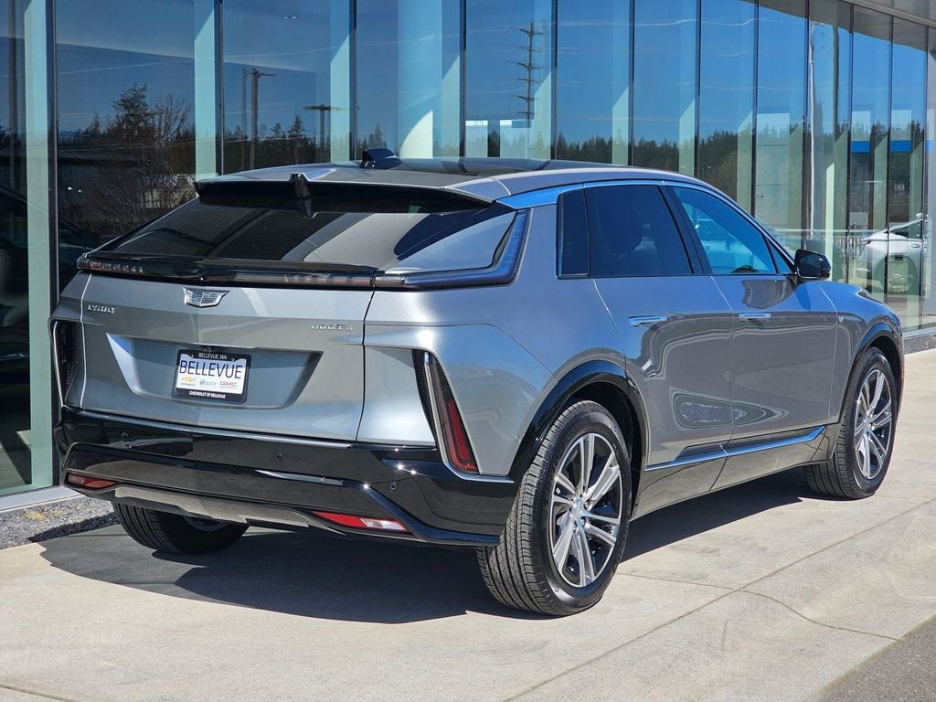 2025 Cadillac LYRIQ Luxury 2