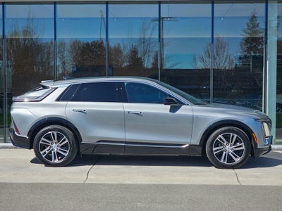2025 Cadillac LYRIQ Luxury 2