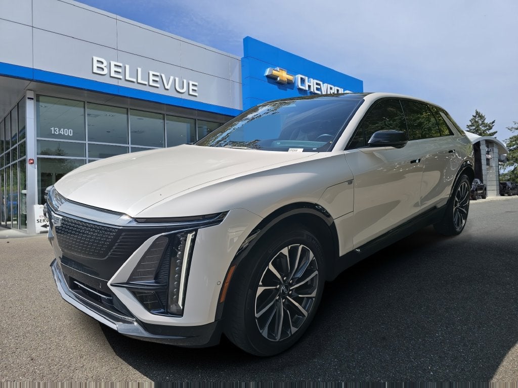 2024 Cadillac LYRIQ Sport 2