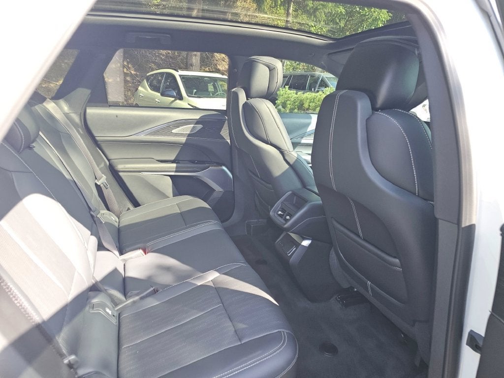2024 Cadillac LYRIQ Sport 2