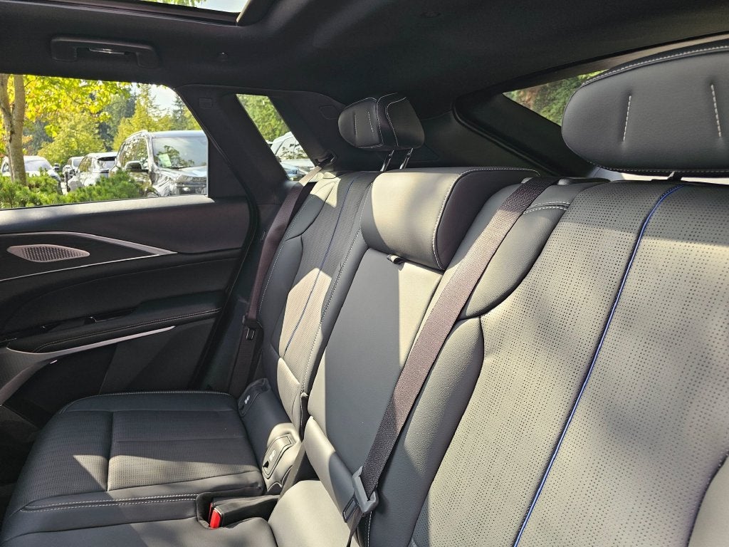 2024 Cadillac LYRIQ Sport 2