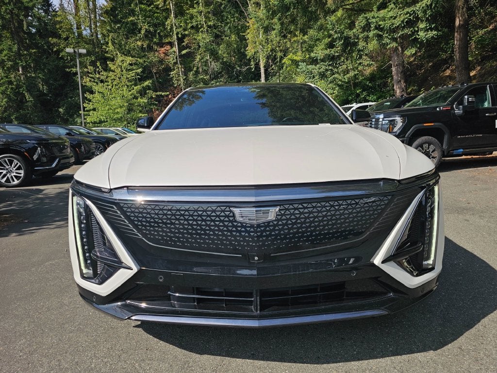 2024 Cadillac LYRIQ Sport 2