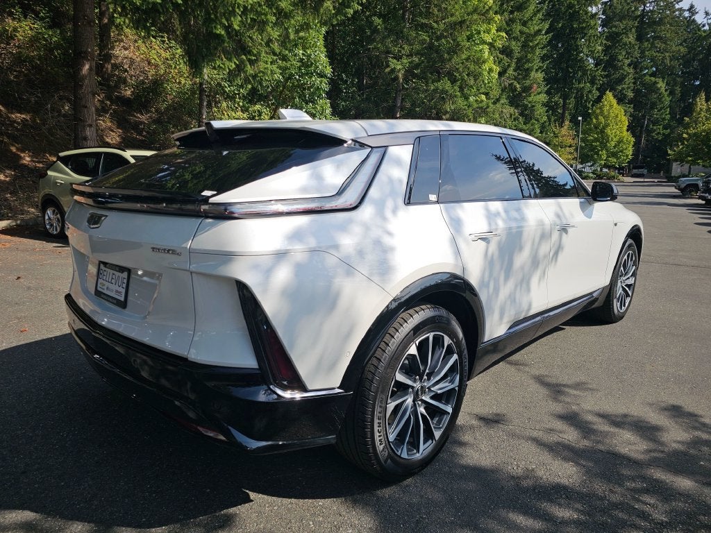 2024 Cadillac LYRIQ Sport 2