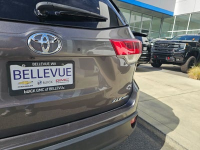 2019 Toyota Highlander SE