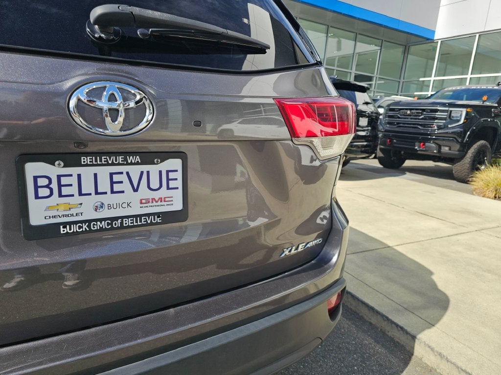 2019 Toyota Highlander SE