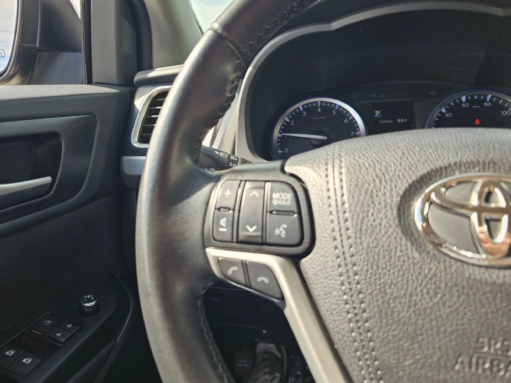 2019 Toyota Highlander SE
