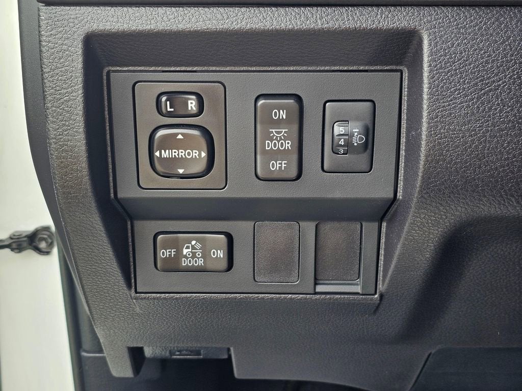 2015 Toyota Tundra 4WD Truck SR