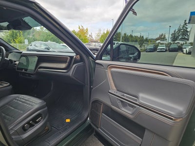 2025 RIVIAN R1S Premium