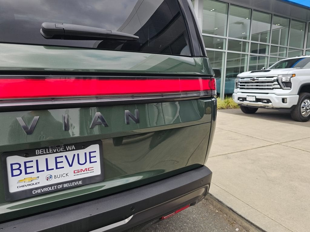 2025 RIVIAN R1S Premium