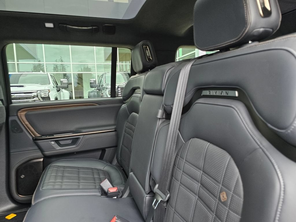 2025 RIVIAN R1S Premium