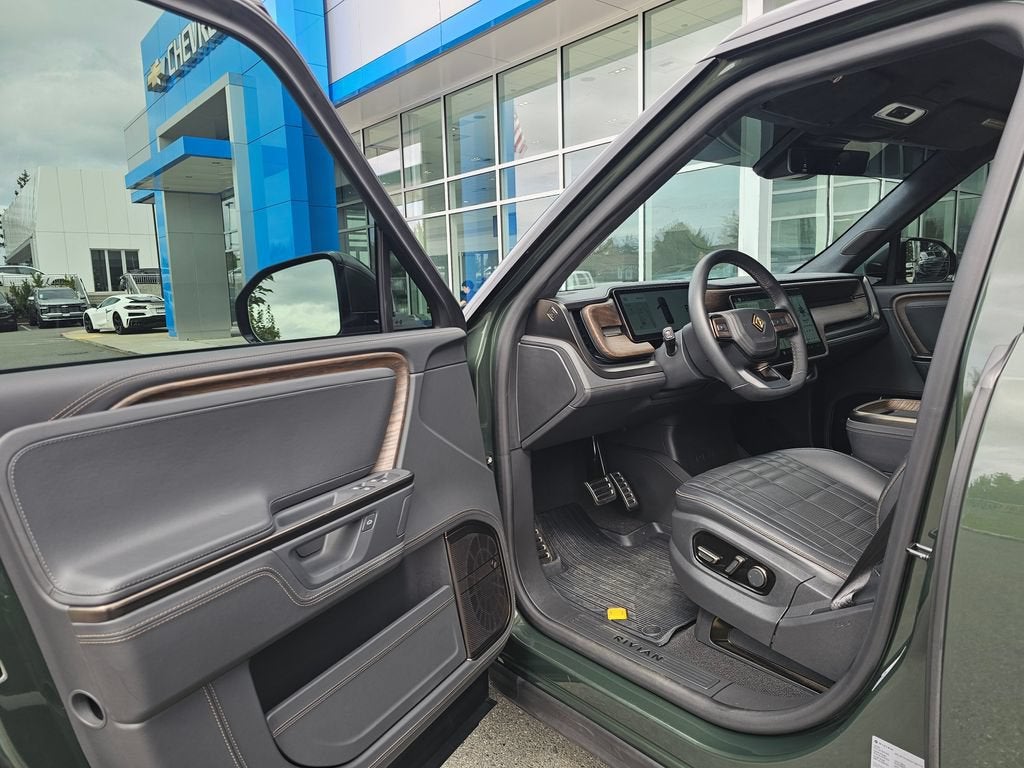 2025 RIVIAN R1S Premium