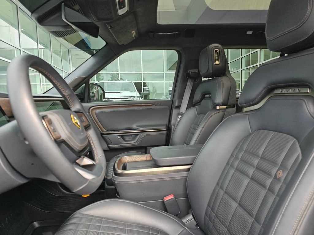 2025 RIVIAN R1S Premium