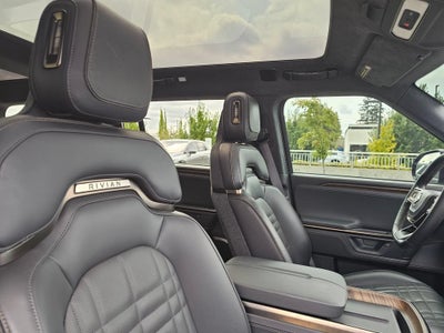 2025 RIVIAN R1S Premium