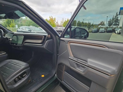 2025 RIVIAN R1S Premium