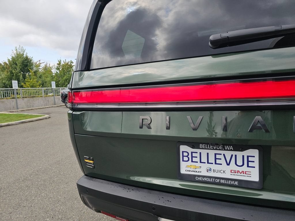 2025 RIVIAN R1S Premium