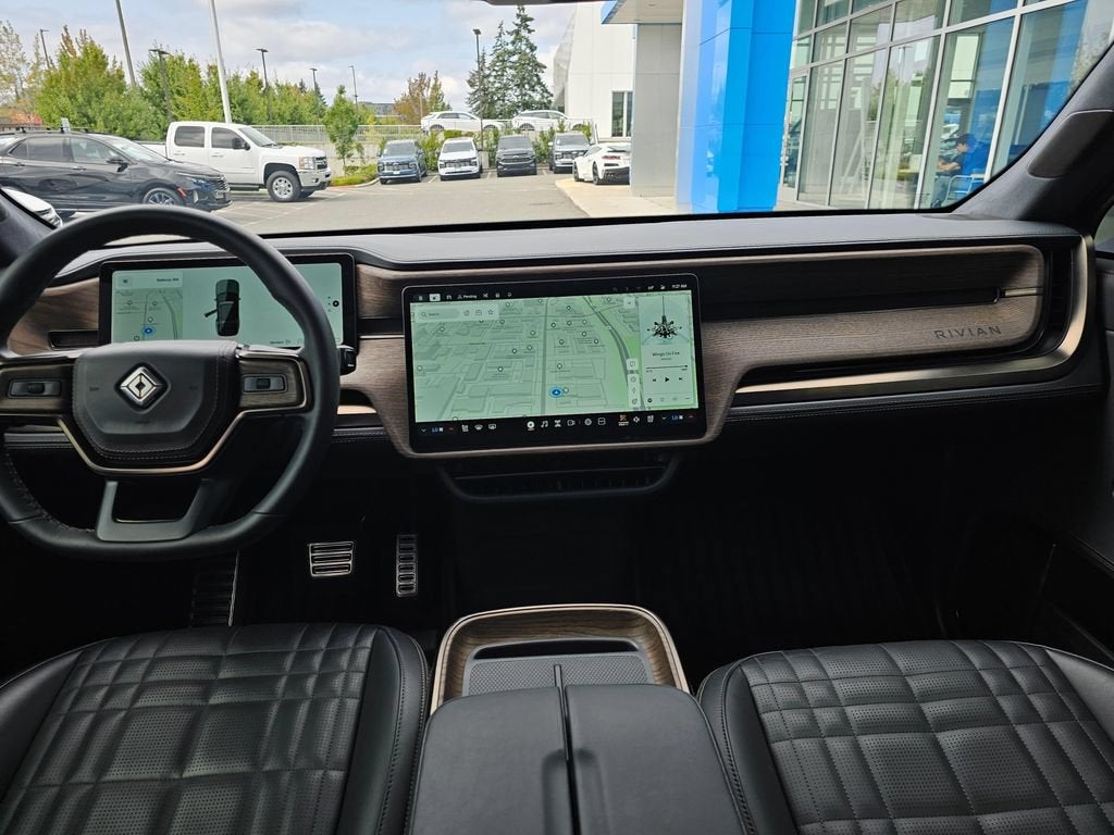 2025 RIVIAN R1S Premium