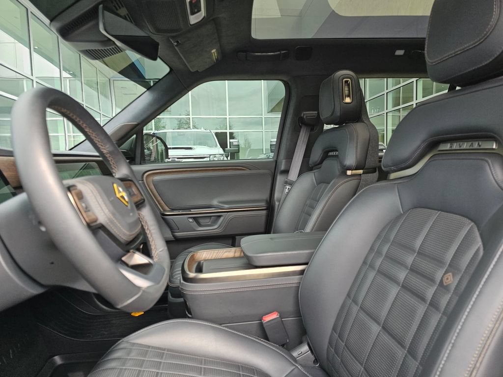 2025 RIVIAN R1S Premium