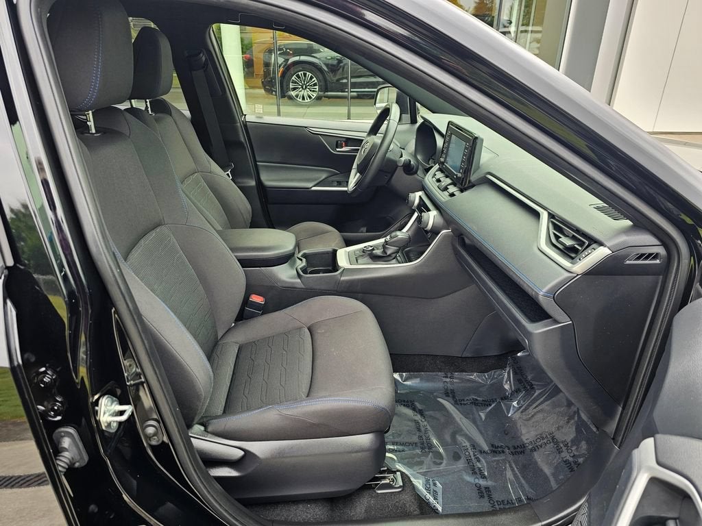 2022 Toyota RAV4 Hybrid SE