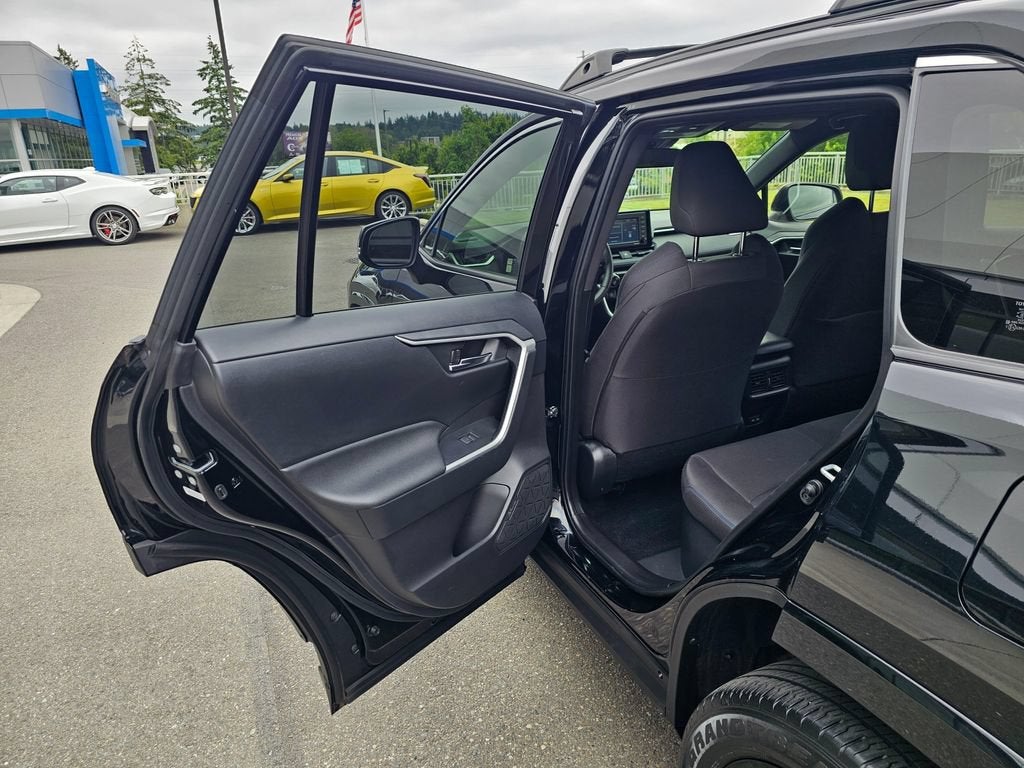 2022 Toyota RAV4 Hybrid SE