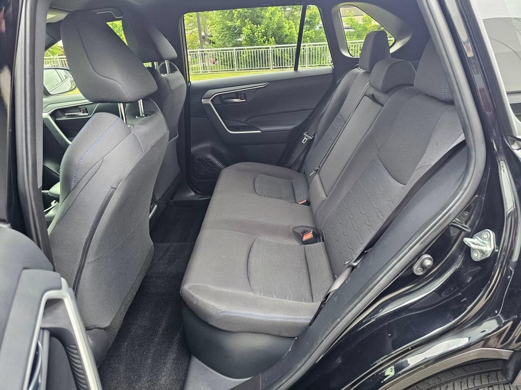 2022 Toyota RAV4 Hybrid SE
