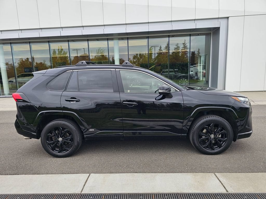 2022 Toyota RAV4 Hybrid SE