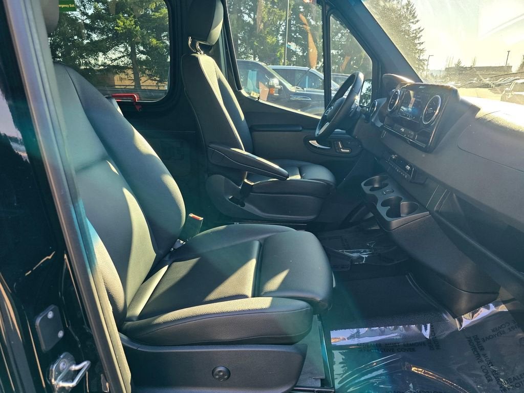 2022 Mercedes-Benz Sprinter Passenger Van 2500 High Roof V6 170" RWD