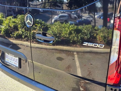 2022 Mercedes-Benz Sprinter Passenger Van 2500 High Roof V6 170" RWD