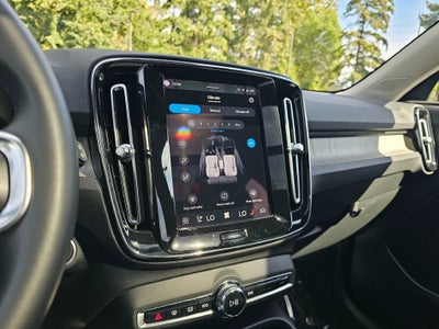 2023 Volvo XC40 Plus Dark Theme