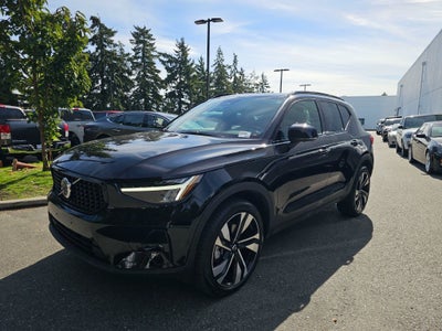 2023 Volvo XC40 Plus Dark Theme