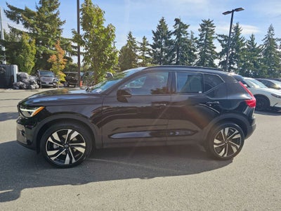 2023 Volvo XC40 Plus Dark Theme