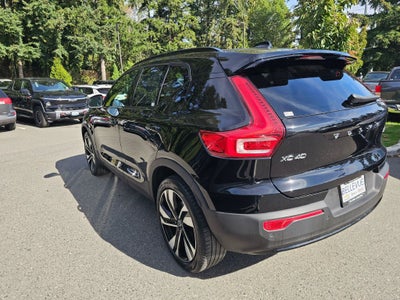 2023 Volvo XC40 Plus Dark Theme