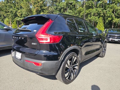 2023 Volvo XC40 Plus Dark Theme