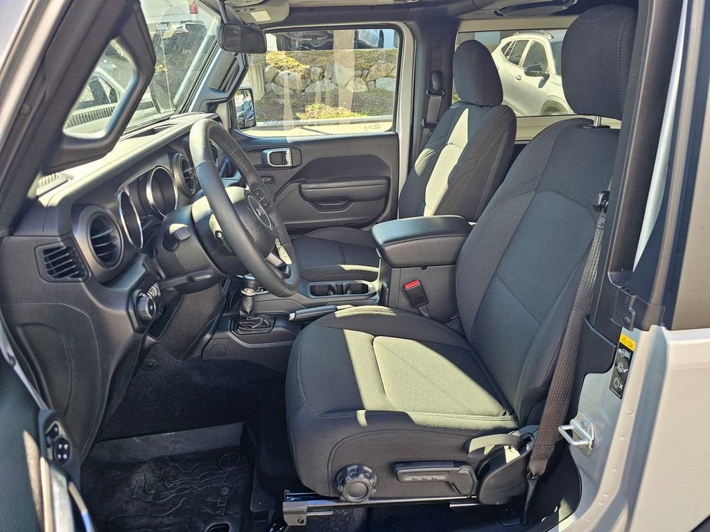 2022 Jeep Wrangler Base