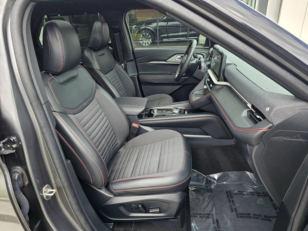2025 Ford Explorer Base