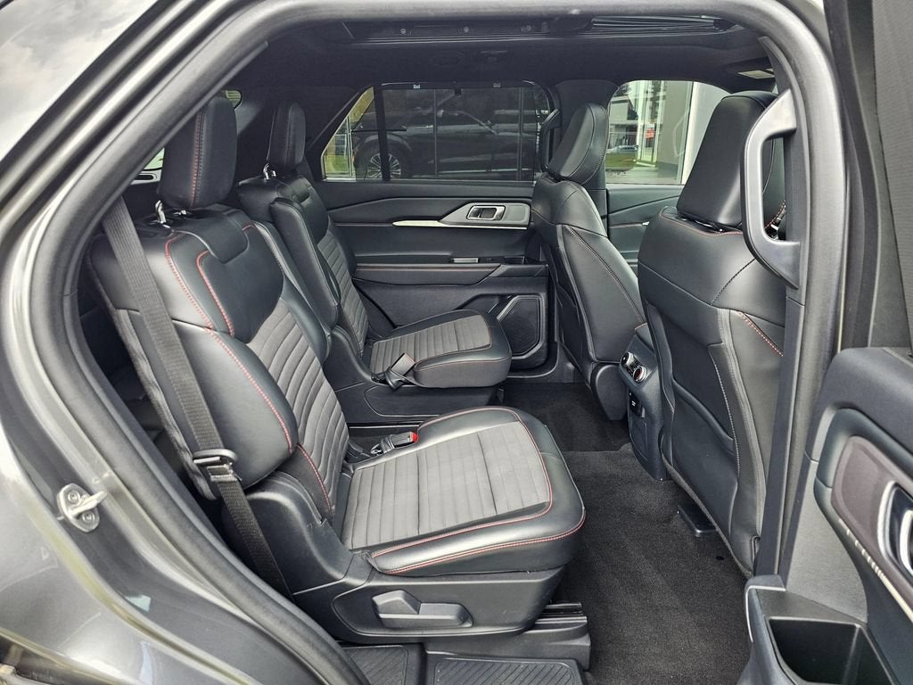 2025 Ford Explorer Base