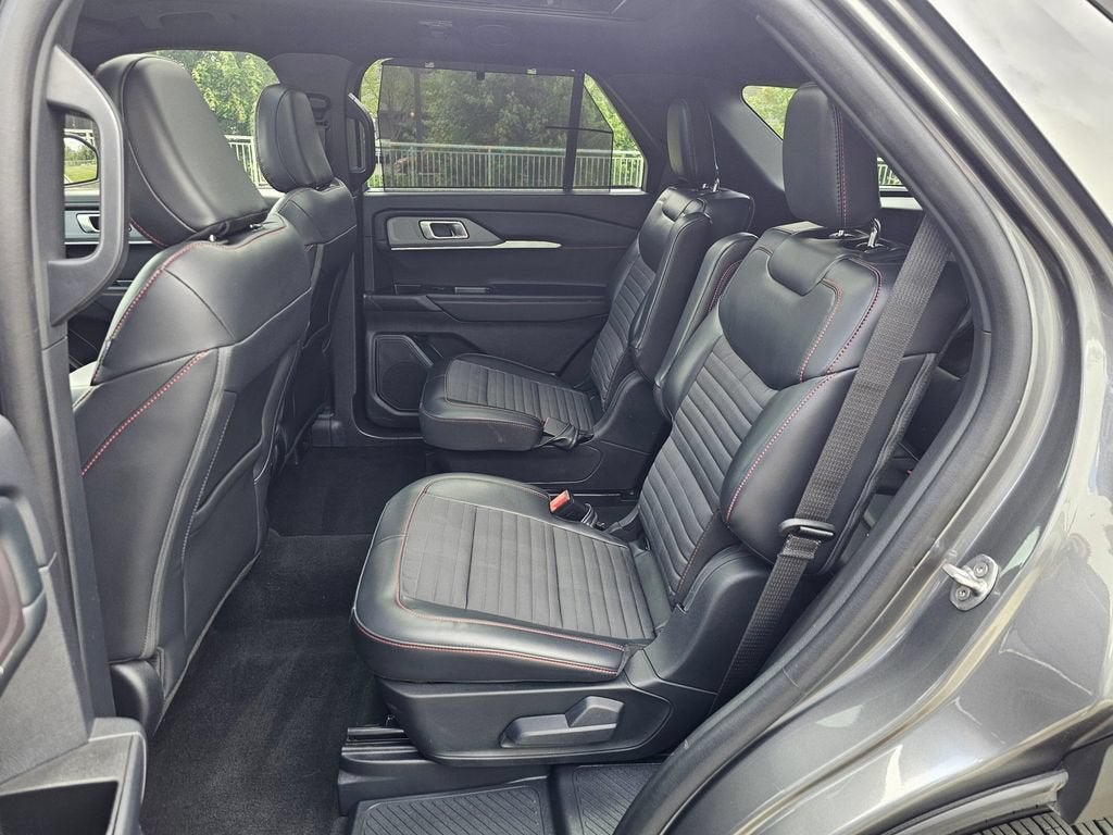 2025 Ford Explorer Base