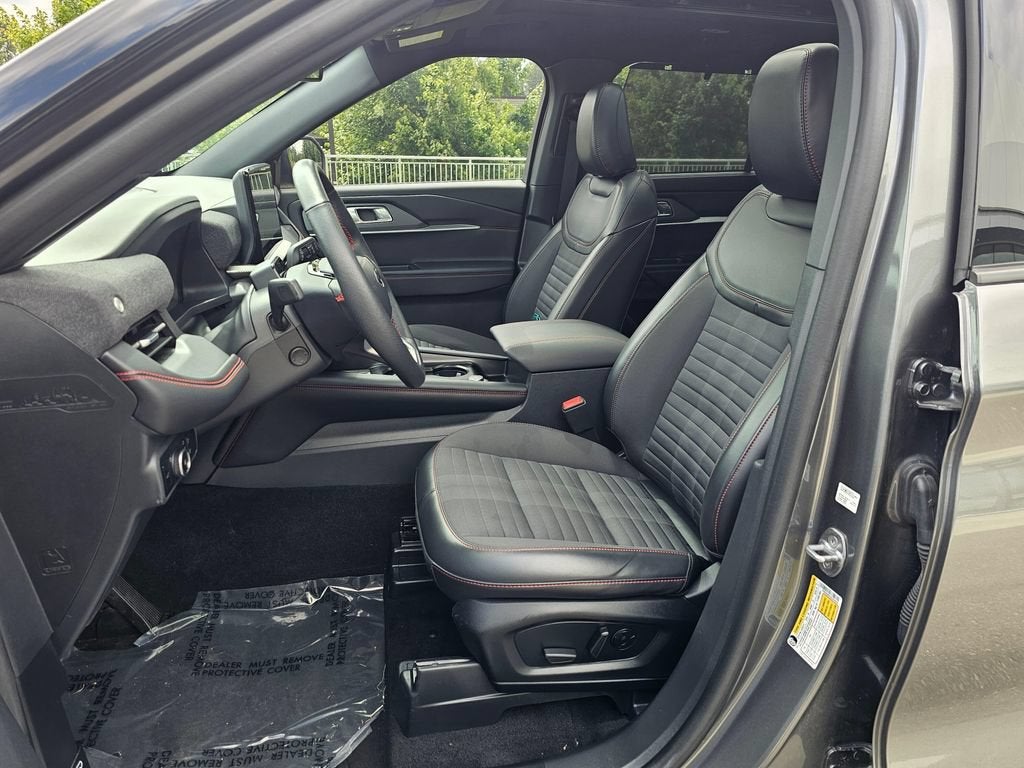 2025 Ford Explorer Base