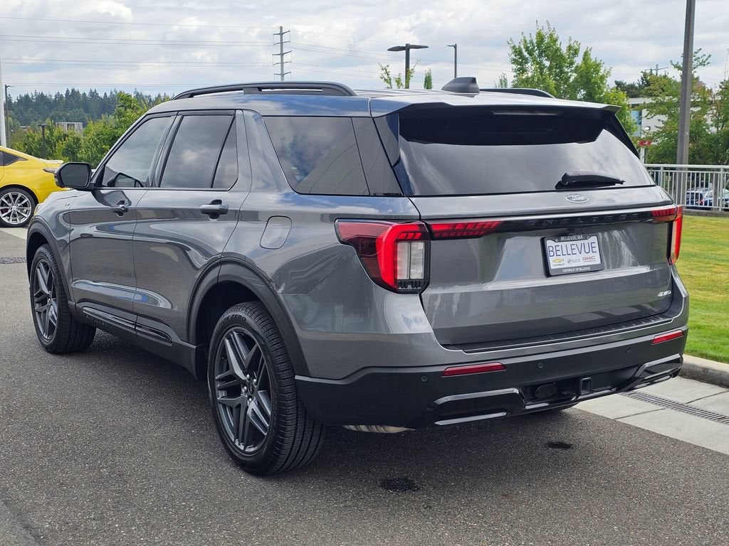 2025 Ford Explorer Base
