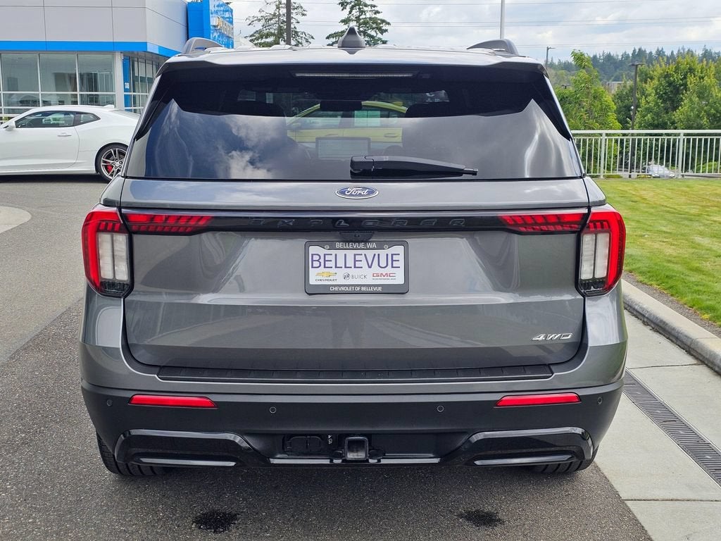 2025 Ford Explorer Base