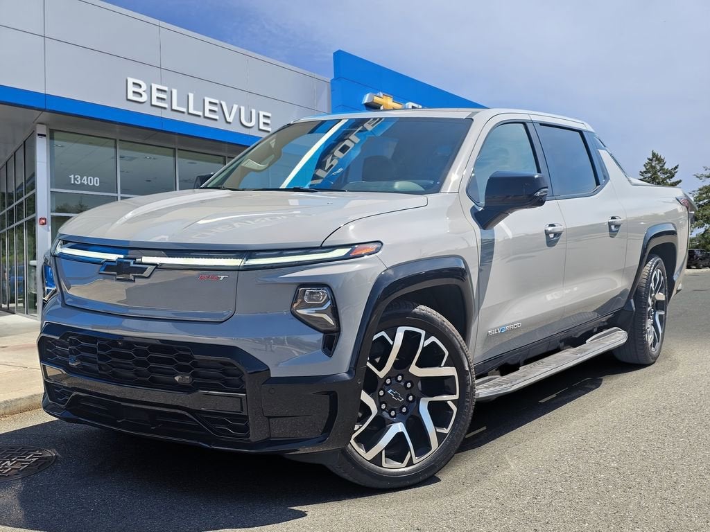 2025 Chevrolet Silverado EV RST Max Range's photo