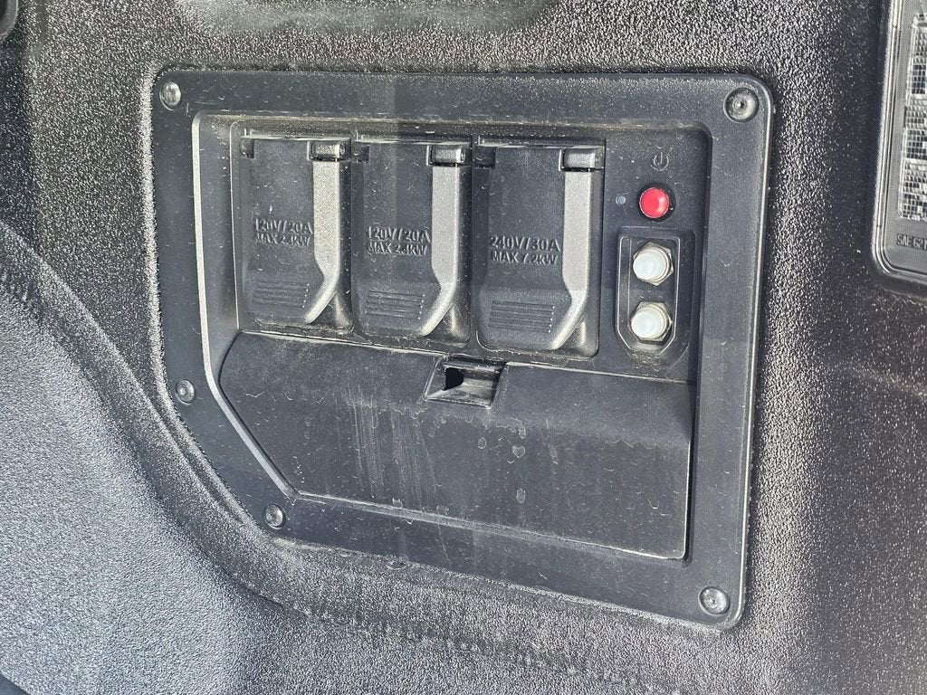 2025 Chevrolet Silverado EV Base