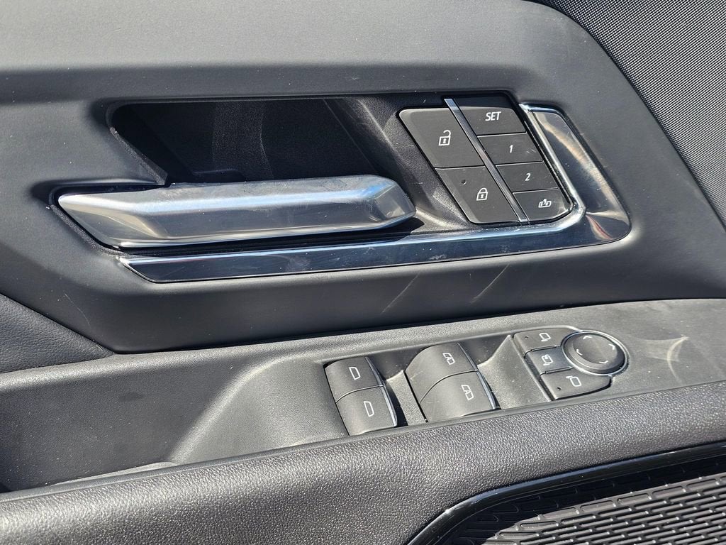 2025 Chevrolet Silverado EV Base