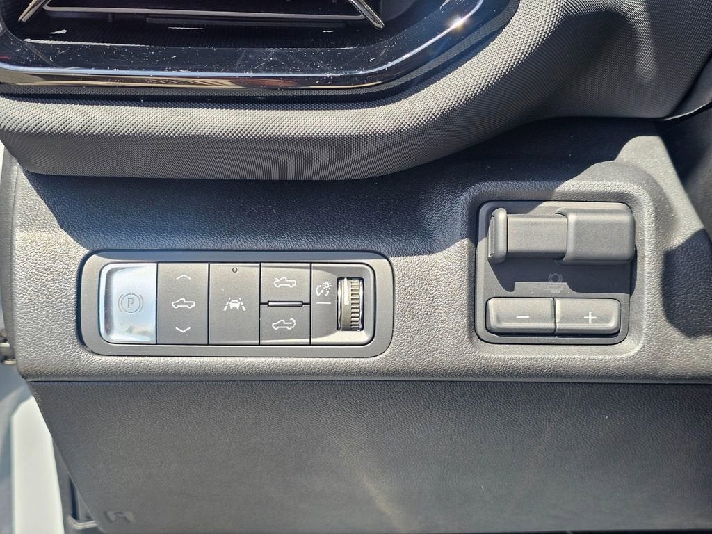2025 Chevrolet Silverado EV Base