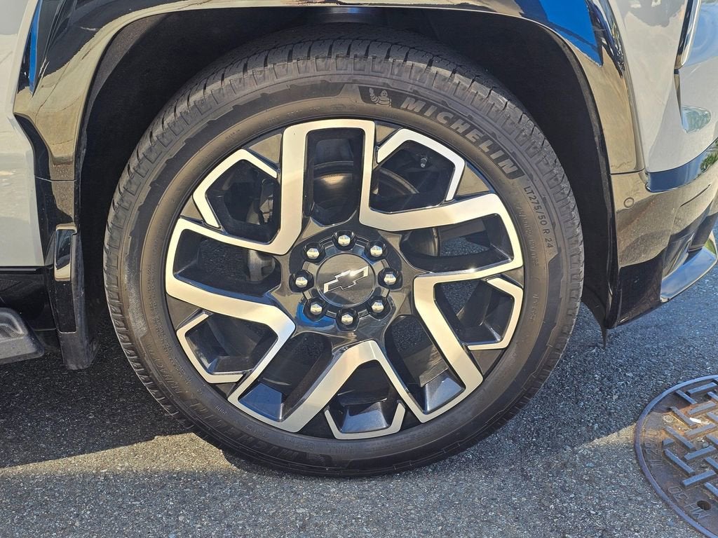 2025 Chevrolet Silverado EV Base