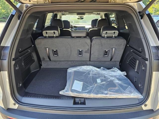 2026 GMC Acadia AT4 - Photo 14